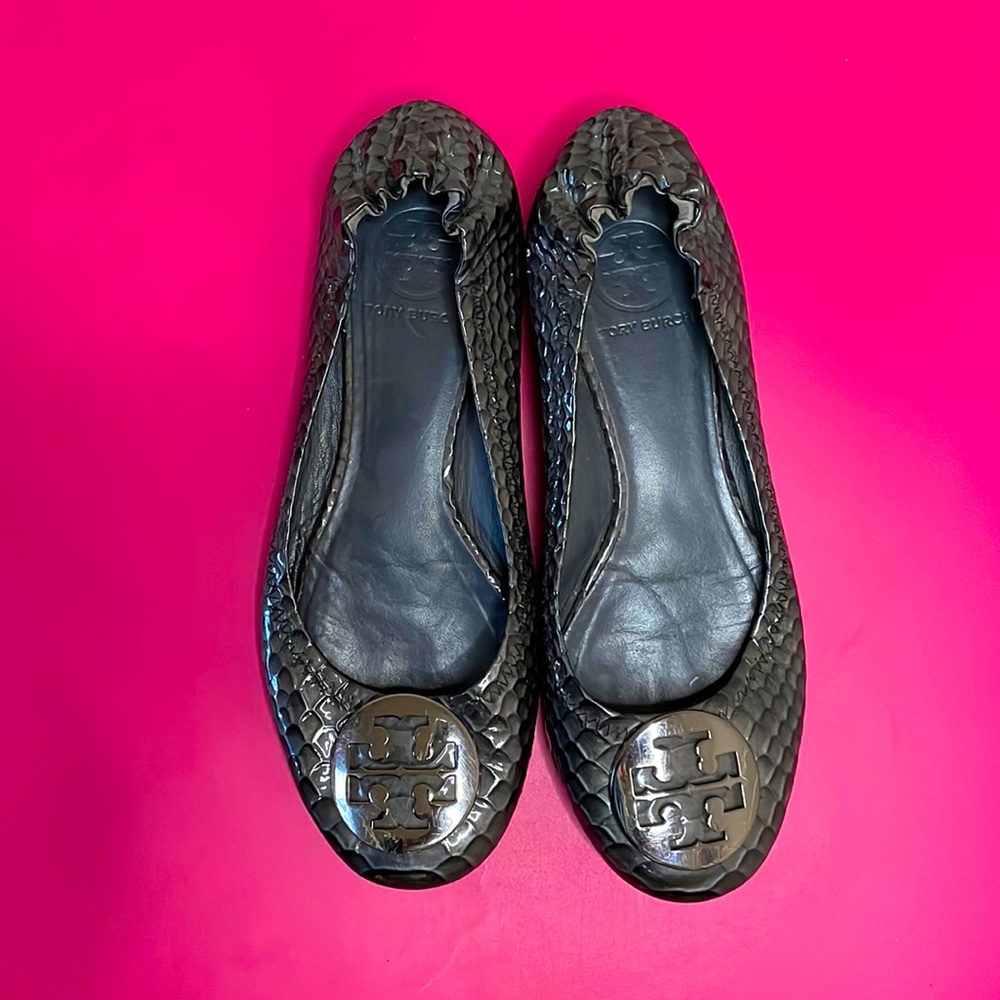 Tory Burch grey snakeskin ballet flat with logo